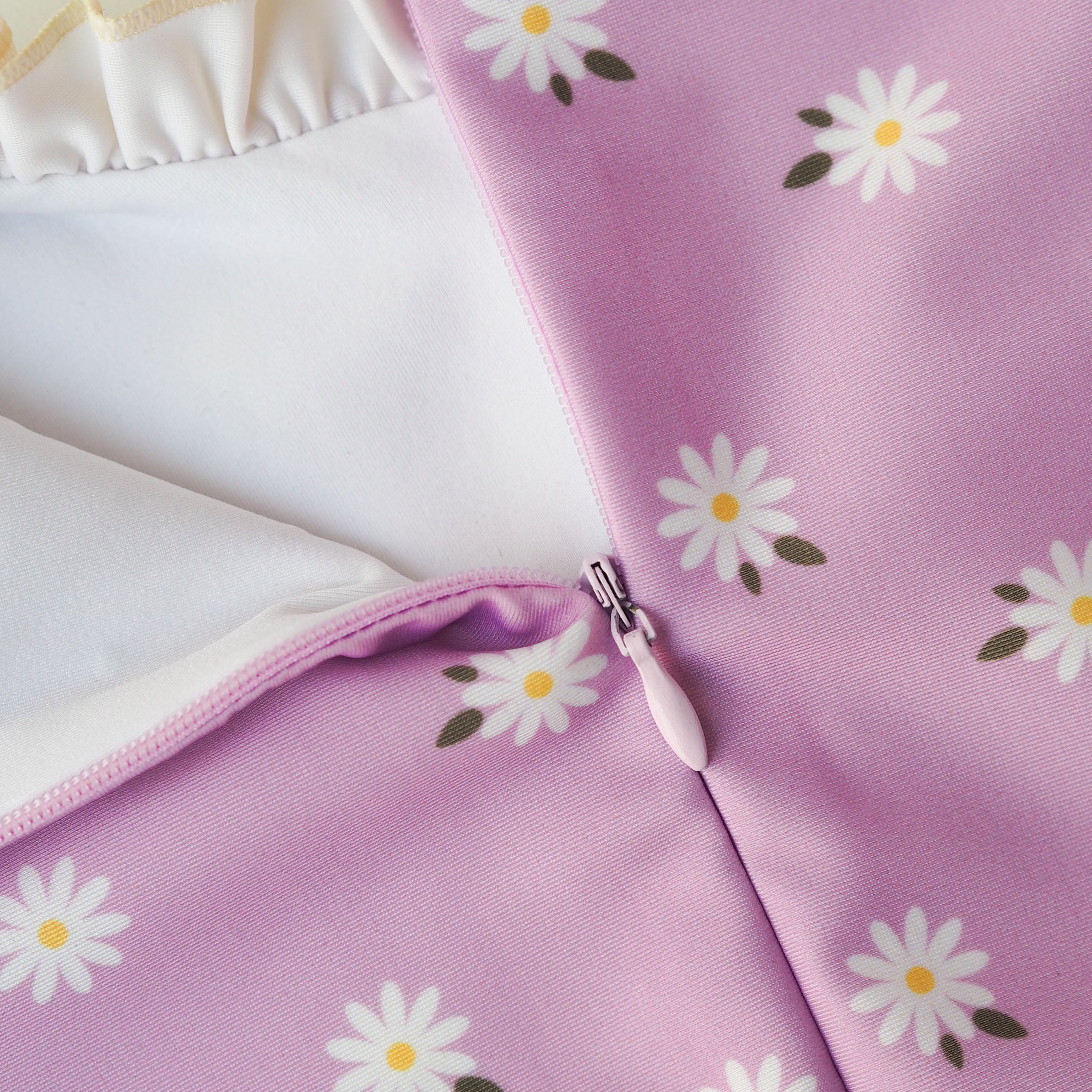 Meisje UV Badpak Ruffle Florence - lila met madeliefjes